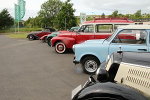 Oldtimer-Ausfahrt zum Sondersh&auml;user Stadtgeburtstag