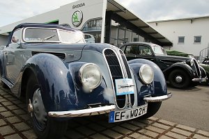 Oldtimer-Ausfahrt zum Sondersh&auml;user Stadtgeburtstag