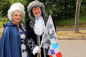 Oldtimer-Ausfahrt zum Sondersh&auml;user Stadtgeburtstag