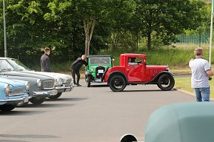 Oldtimer-Ausfahrt zum Sondersh&auml;user Stadtgeburtstag