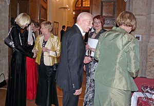 Schlossball er&ouml;ffnet