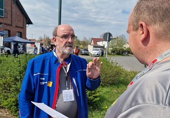 Rennleiter Heinz Sievert ist seit rund 40 Jahren Teil der Roland-Rallye (Foto: agl)