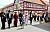 Beim Abla&szlig;fest in Thamsbr&uuml;ck zum 1290-j&auml;hrigen Bestehen f&uuml;hren Landrat Thomas Ahke (2.v.l.), der Ortsteilb&uuml;rgermeister von Thamsbr&uuml;ck Sascha Schneider (3.v.r) und der B&uuml;rgermeister von Bad Langensalza Matthias Reinz (r.) mit ihren Gattinnen den Umzug an
